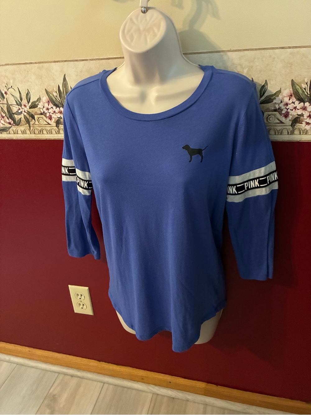 PINK Victoria's Secret Royal Blue Three-Quarter Sleeve Logo Top